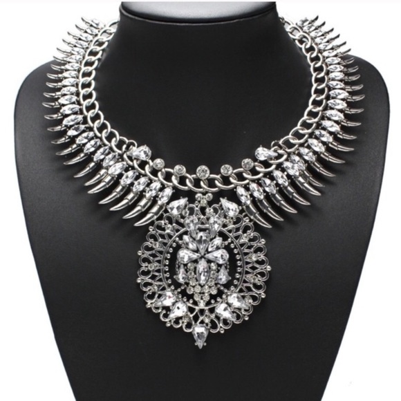 Hello Beautiful New Statement Necklace with rhinestone details - Picture 3 of 3